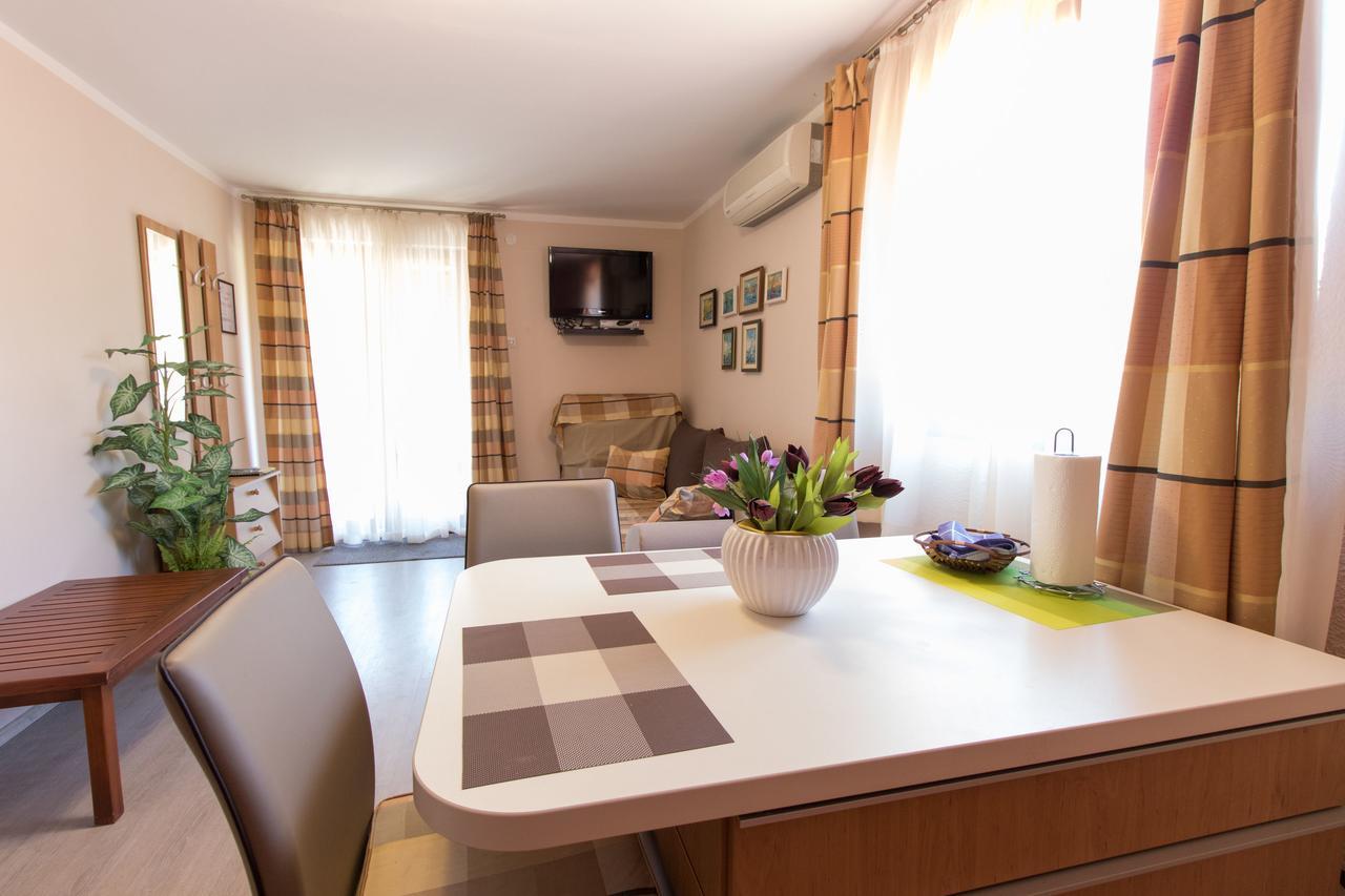 Apartment Paulina Cres Esterno foto